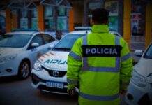 Se reunió con una amiga, la denunciaron y se enojó con la policía