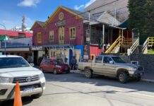Después de 27 años, cierra el kiosco frente a Casa de Gobierno