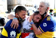 Unió a un país: La foto que sintetiza el impacto por la muerte de Maradona