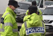 Fue a cortar el pelo a domicilio y la atacaron a golpes