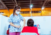 Covid-19: Inicia la pre-inscripción para vacunar a personas con factores de riesgo de 50 a 59 años