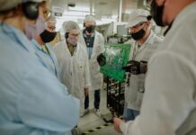 La UNTDF y Mirgor firman un convenio para promover el estudio, empleo y la producción en Tierra del Fuego