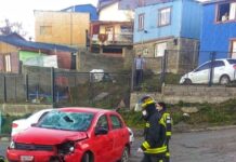 Un joven herido en un choque entre una moto y un auto