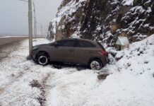 Despistó y chocó frente al depósito de La Anónima