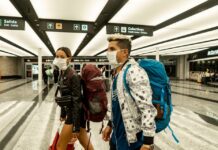 El Gobierno analiza implementar la cuarentena obligatoria en hoteles para quienes regresan del exterior