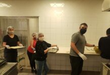 Trabajadores de Digital Fueguina y Tecnosur comenzaron vender churros en el parque Industrial