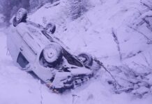 Vuelco a la altura de Laguna Esmeralda