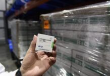 Llegan al país otras 800 mil vacunas Sinopharm