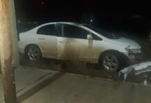 Estaba borracho y chocó contra un auto estacionado
