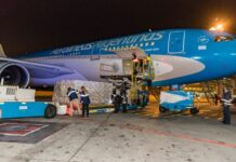 Llegaron al país más de 800.000 dosis de AstraZeneca donadas por el Gobierno español