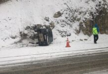 Despiste y vuelco en la Ruta 3