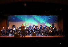 La banda municipal se presenta en el Polideportivo Margalot