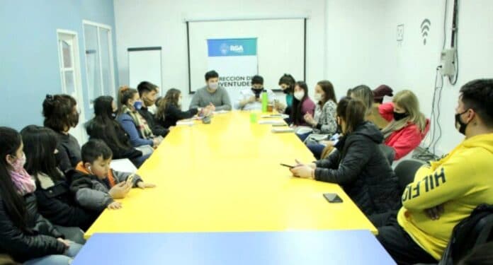 48B4B704-72F2-41E4-A0E3-0C79134C68BC