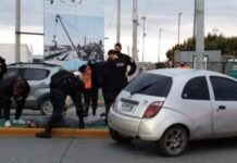 Quisieron entrar a robar a una casa y los detuvieron: uno de ellos tenía un arma