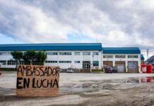 Para los trabajadores de Ambassador, la empresa va a la quiebra