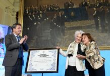 La diputada Mabel Caparrós y Sergio Massa homenajearon a Estela de Carlotto