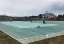 Realizan trabajos de pintura en las canchas de tenis de Ushuaia