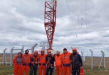 Rápido accionar de Defensa Civil Municipal para rescatar al hombre que subió a la antena de Radio Nacional