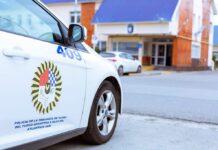 Conducía borracha y abandonó el auto con sus amigos adentro