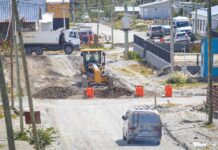 Llegó el pavimento para una calle central de Tolhuin