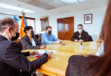 Melella firmó el convenio salarial con el sector docente