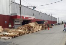 Trabajadores de Digital Fueguina siguen vendiendo panificados