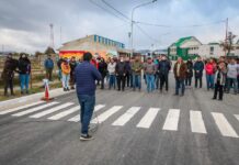 En Tolhuin inauguraron el asfalto en la calle Santiago Rupatini