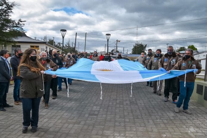 18185c6f5fcaf9c4956d9a17b5433558-Tolhuin_plazamalvinas (1)