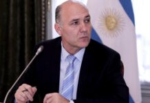 En la Feria del Libro denunciaron la “fuerte militarización de Malvinas”