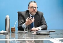Funcionarios y políticos se pronunciaron ante la salida de Kulfas