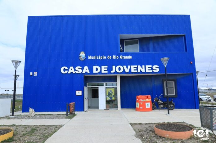 photo_5095874423944228154_y