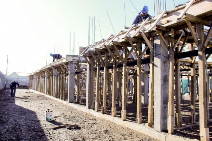 photo_4913652550851472043_y