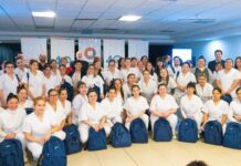 Educación entregó mochilas técnicas a estudiantes de Enfermería