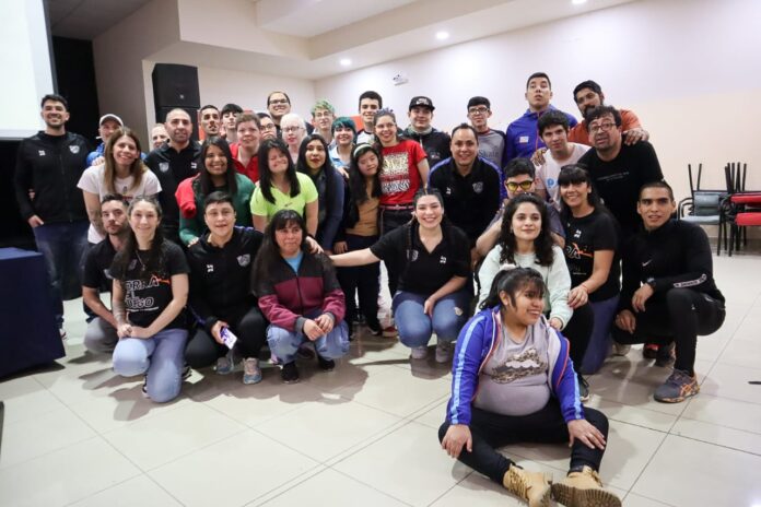 photo_5003886455076006405_y