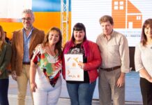 Melella entregó 300 actas de tenencia precaria de tierras en Río Grande