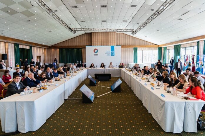 photo_5037361189662861949_y