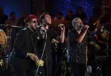 Los Auténticos Decadentes en la Fiesta del Encendido del Arbolito