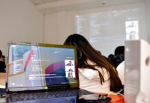 Encuentro de programadores en los Polos Creativos