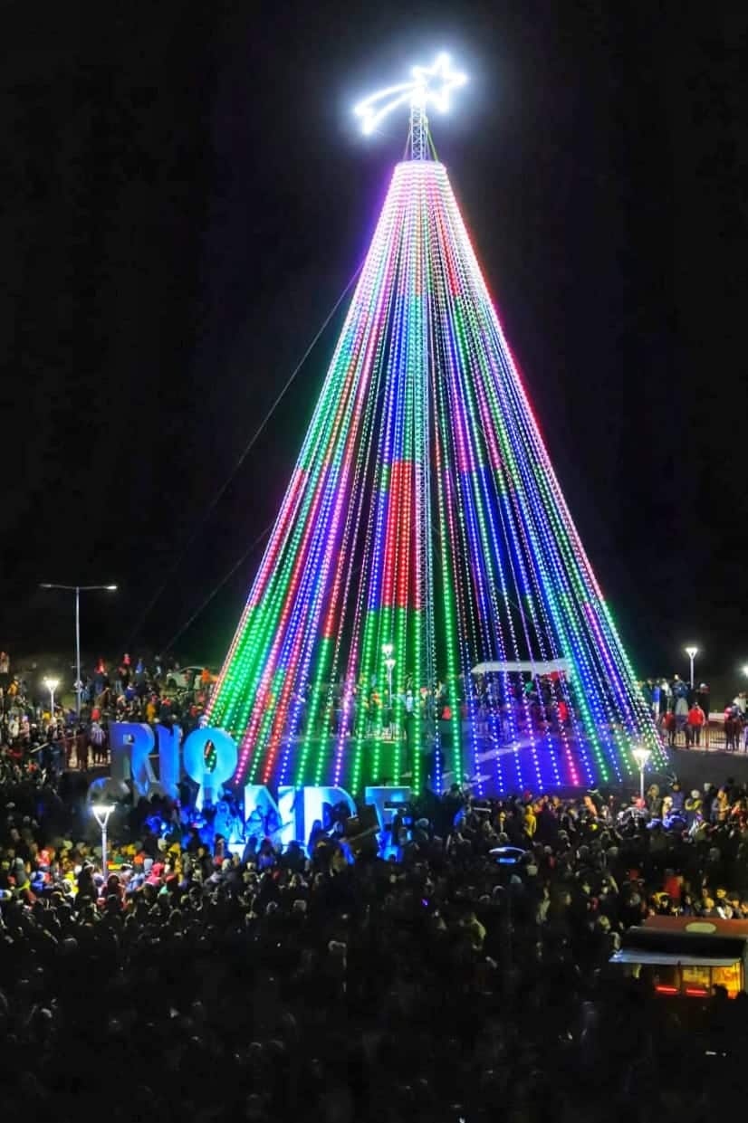 Hoy se ilumina el tradicional Árbol de Navidad - El Faro Noticias