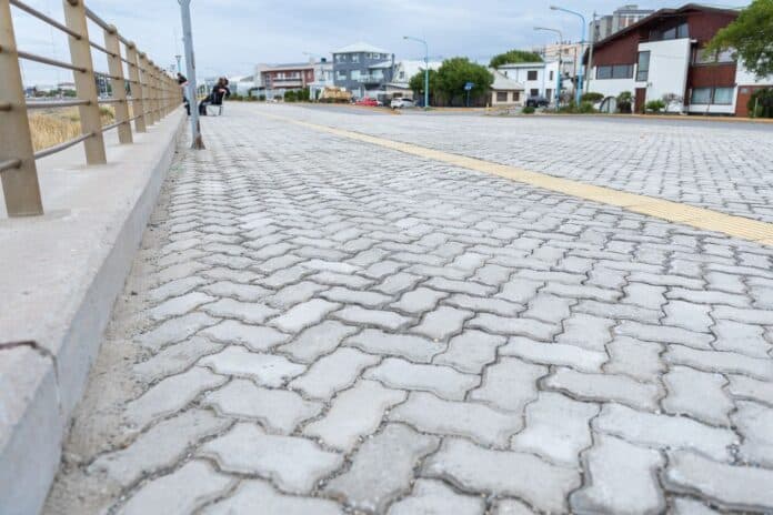 photo_5136908447000932220_y