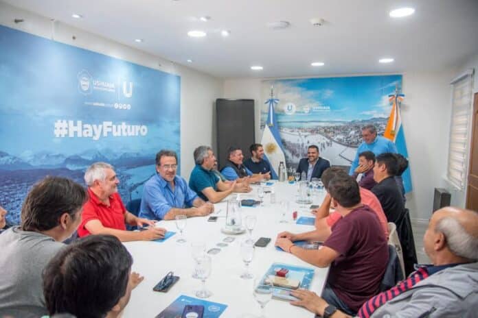 photo_5138911748596804424_y