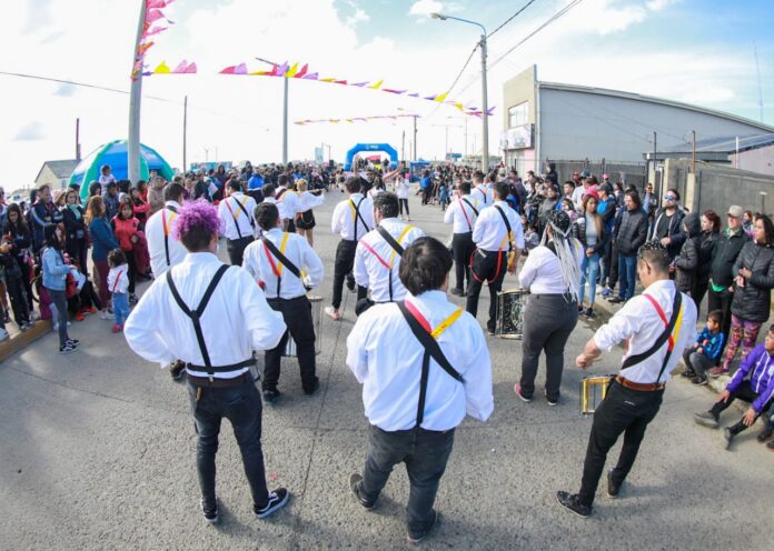 photo_5139160246814616275_y