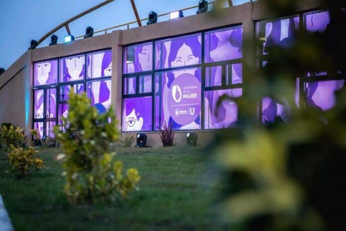 photo_5145716613176208227_y