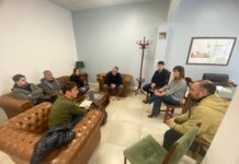 “Vamos a terminar con la costumbre de los funcionarios políticos entregando casas a los beneficiarios”