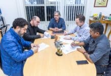 Evalúan otorgar más licencias a taxis y remises
