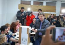 “Es bueno que tengamos esta posibilidad de votar en paz”, dijo Melella