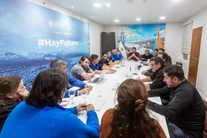 photo_4985493884696112127_y