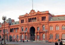 Evacuaron la Casa Rosada por una amenaza de bomba