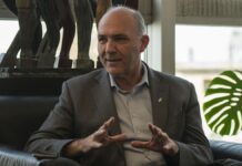 Carmona criticó la postura “desmalvinizadora” de Milei: “Ni Macri se animó a tanto”