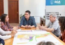 Perez firmó la ejecución de 600 nuevos lotes